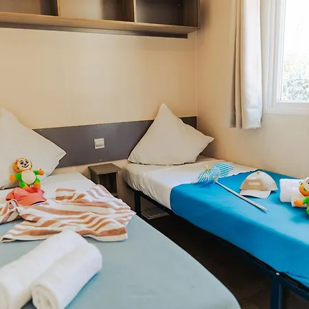 Mobil-home Cosy Avec Terrasse - 2 Doubles - Api-1-52-1466 Campsite