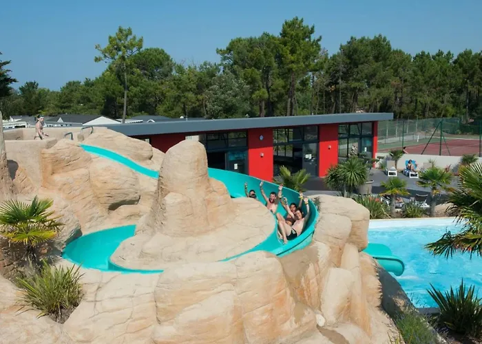 Mobil-home Cosy Avec Terrasse - 2 Doubles - Api-1-52-1466 Campsite