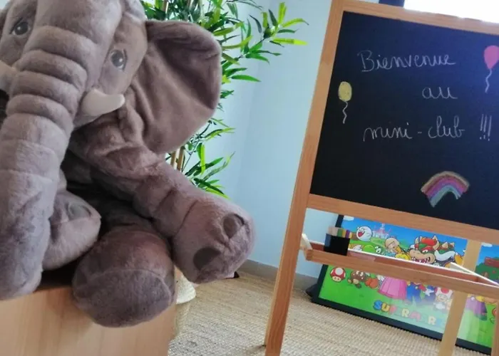 Mobil-home Cosy Avec Terrasse - 2 Doubles - Api-1-52-1466 * Saint-Jean-de-Monts