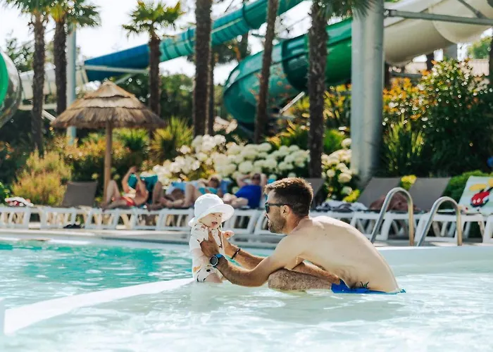 Mobil-home Cosy Avec Terrasse - 2 Doubles - Api-1-52-1466 Campsite